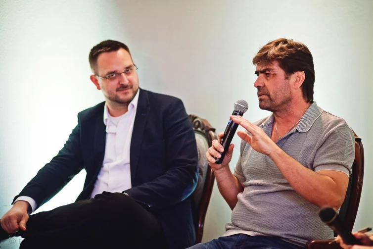 panel-svetlo-vchodu-24_34004983021_o